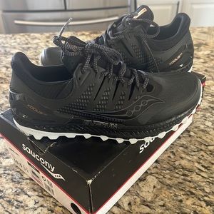 Brand New Saucony trail shoe. Womens 10.5 never worn.
